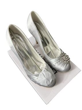 Elegant Park Silver Satin Rhinestone Flower Heels Wedding Size 10